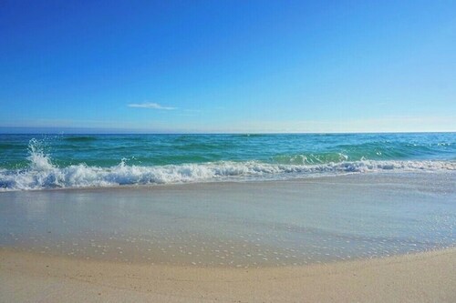 Fred's Nest - Charming 2-Bedroom Perdido Bay Villa, Close to Beach & Golf Course