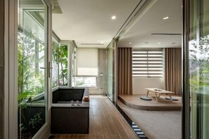 Cribs/infant beds