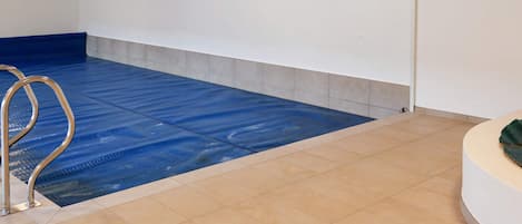 House | Pool