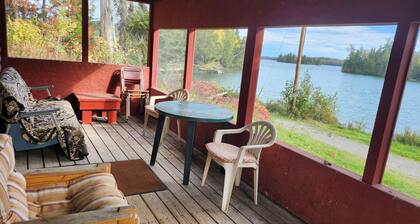 2 bedroom lakefront cabin on Crow Lake #6 Bull Moose Lodge