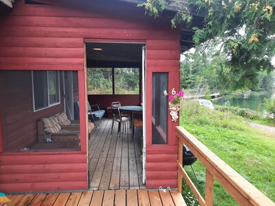 2 bedroom lakefront cabin on Crow Lake #6 Bull Moose Lodge
