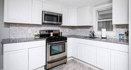 Light and airy First floor 3-bedroom apartment by Hampton Beach