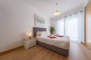 2 bedrooms, in-room safe, iron/ironing board, free WiFi