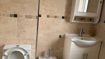 Apartment | Bathroom