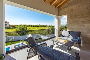 Villa | Balcony