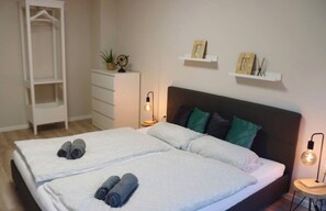 2 bedrooms, WiFi, bed sheets