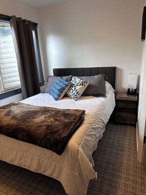 1 habitación, tabla de planchar con plancha, wifi y ropa de cama 