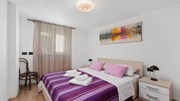 House | 3 bedrooms, iron/ironing board