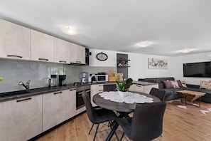 House | Private kitchen - Holiday Home With Garden, sea View (Medulin)
