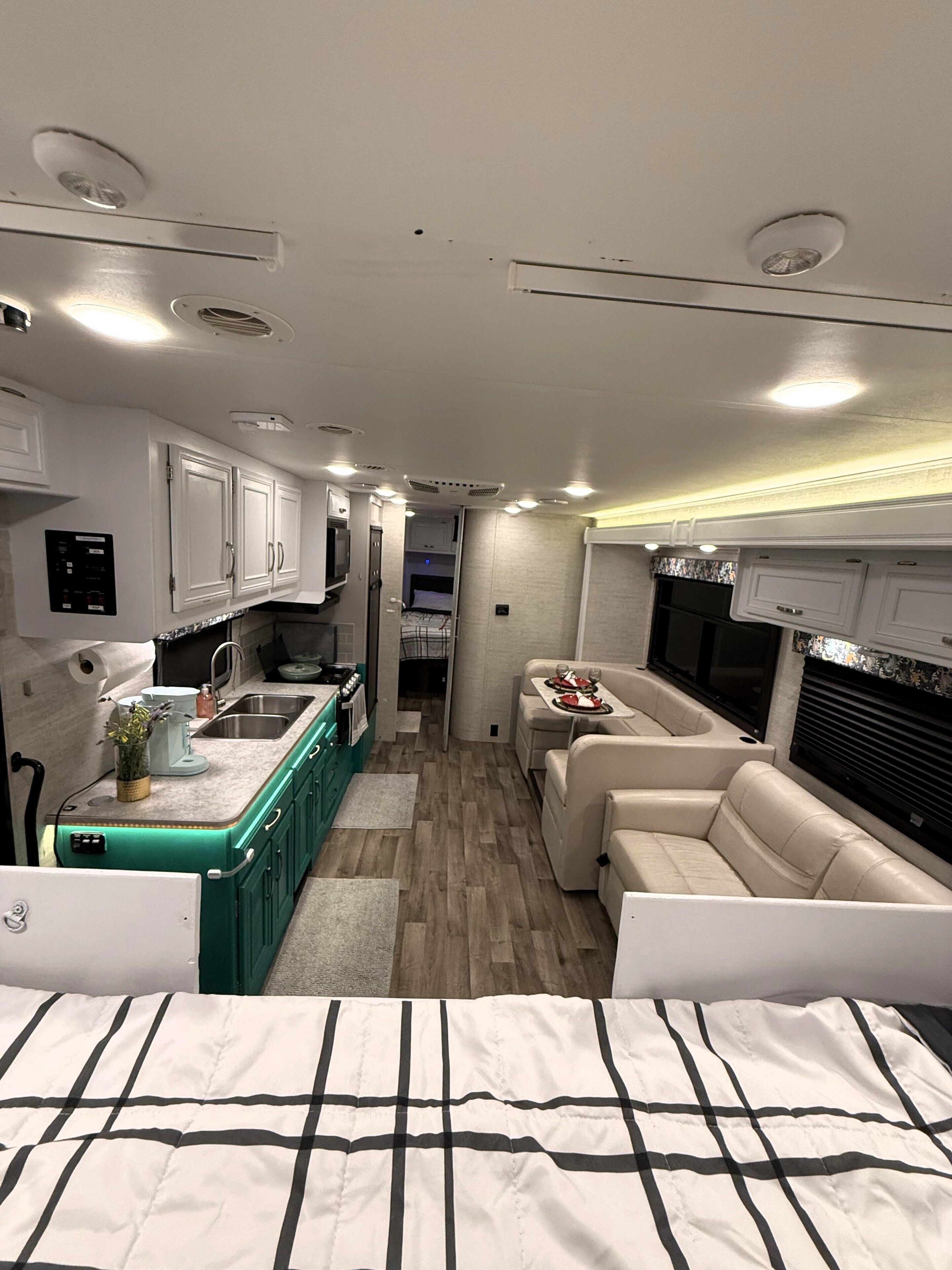 1 bedroom, bed sheets