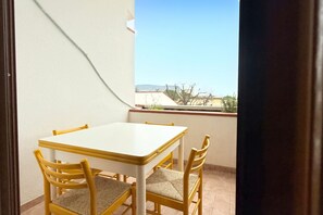 Outdoor dining - M428 - Marcelli, two-room apartment with terrace, near the sea (Marcelli)