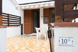 تناول الطعام بالخارج