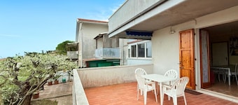 M430 - Marcelli, three-room apartment with sea view terrace and garden