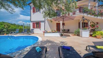 Apartment | Pool | Outdoor pool, a heated pool