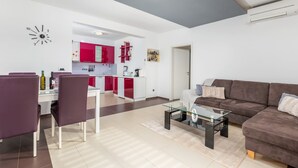 Living room - Attic Apartment With Balcony in Medulin (Medulin)