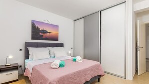 4 bedrooms - Attic Apartment With Balcony in Medulin (Medulin)