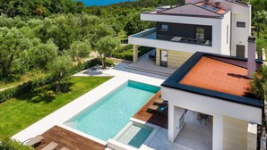 Villa | Piscine | Piscine intérieure, piscine extérieure