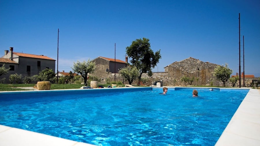 Apartment in Valbandon Near Beach & Fazana