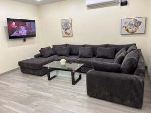 Smart TV - Гостевой дом NinosVilla в Грузии (Shekvetili\Kaprovani)<> 70м до моря (Shekvetili)