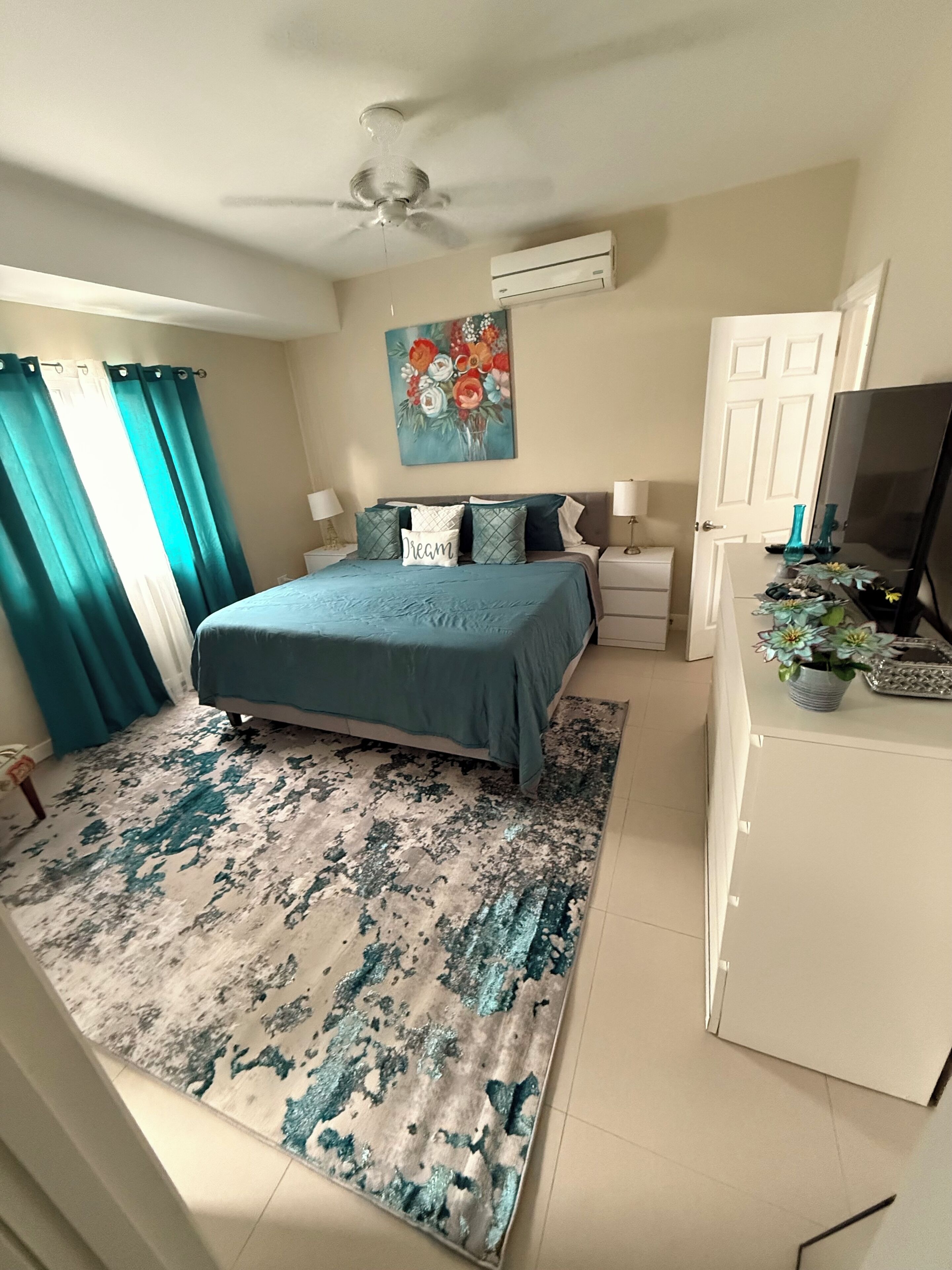 3 habitaciones, escritorio, tabla de planchar con plancha y wifi gratis 