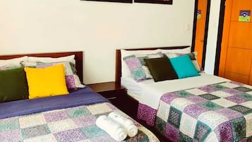 5 habitaciones, tabla de planchar con plancha, wifi y ropa de cama