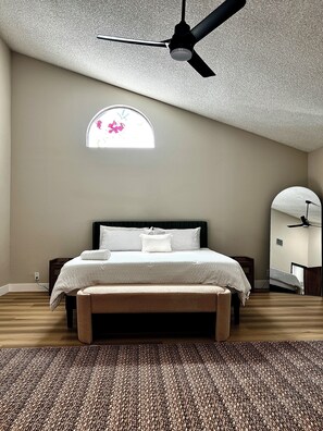 5 bedrooms, desk, iron/ironing board, free WiFi