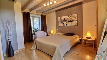 4 soverom, strykejern/-brett og wi-fi (inkludert)