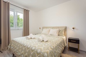 House | 4 bedrooms, iron/ironing board - Well-appointed Holiday Home in Salakovci (Labin)