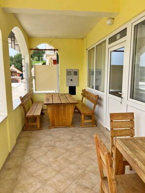 Apartment | Outdoor dining - Apartment in Kampor Near Sandy Beach (Rab)