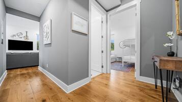 3 Schlafzimmer, Schreibtisch, Bügeleisen/Bügelbrett, kostenloses WLAN