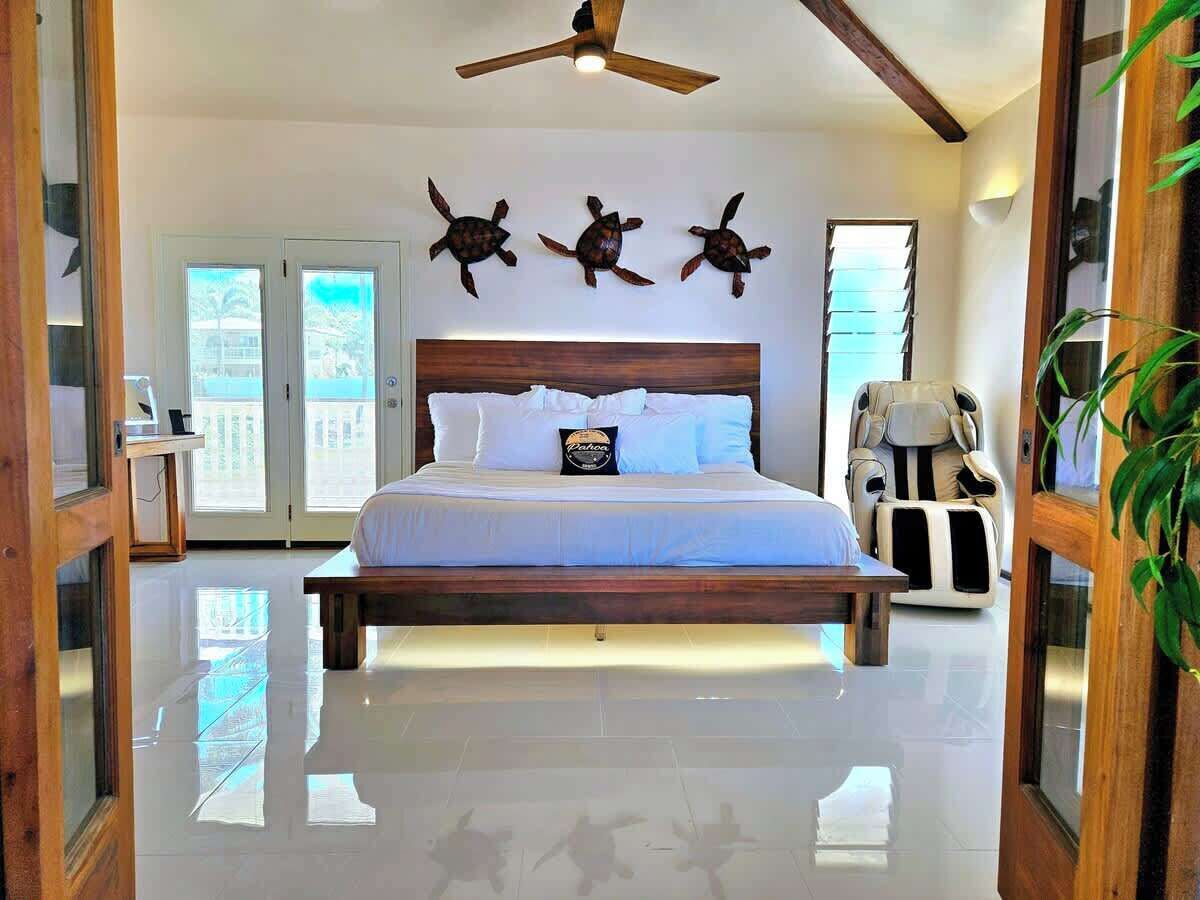 2 bedrooms, desk, iron/ironing board, travel cot