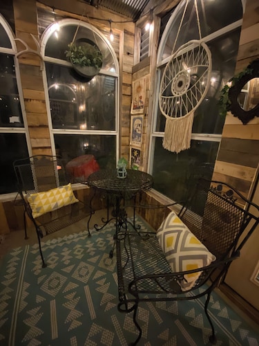 Intimacy Suite-Wilderness-Spa House w/Hot Tub-420 Friendly-Hiking trails & more!