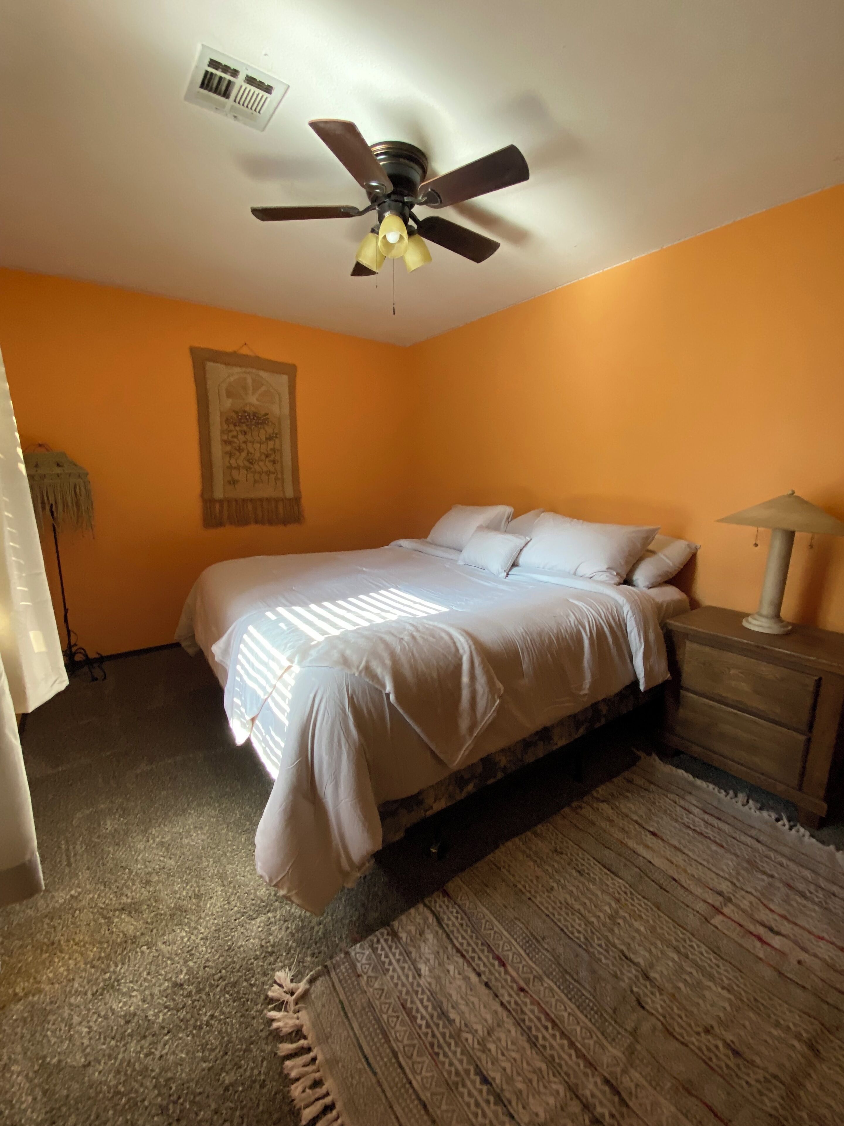 3 quartos, escrivaninha, Wi-Fi, roupa de cama