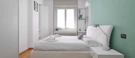 1 bedroom, bed sheets