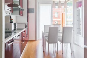 Fridge, microwave, oven, stovetop