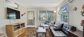 Secluded Retreat – Walk to Boat Launch!