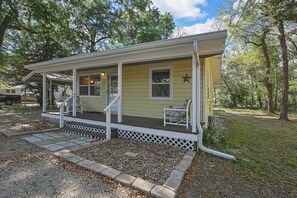 Exterior - Secluded Retreat – Walk to Boat Launch! (Homosassa)