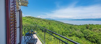 Apartment in Drenje With Sea View Terrace