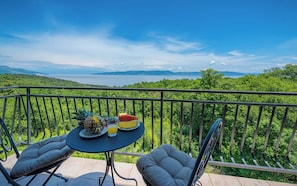 Apartment | Balcony - Apartment in Drenje With Sea View Terrace (Rasa)