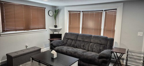 Cozy 3-bedroom house near Mystic and Mohegan & Foxwood Casinos!