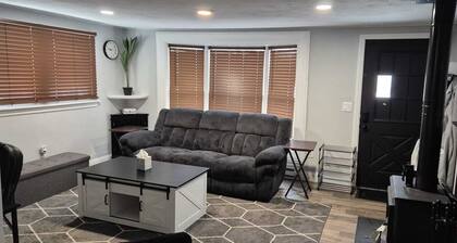 Cozy 3-bedroom house near Mystic and Mohegan & Foxwood Casinos!