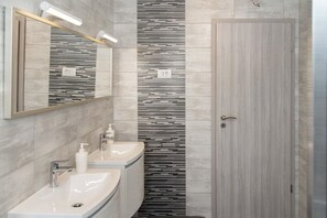 Apartment | Bathroom | Hair dryer