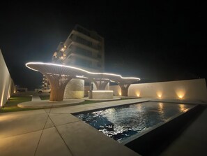 حمام سباحة