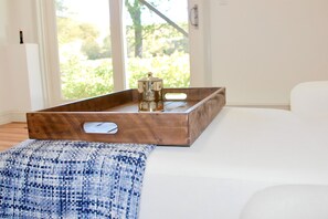 3 bedrooms, desk, iron/ironing board, WiFi