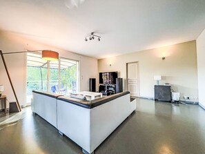 TV - Castellas by Interhome (Fressac)