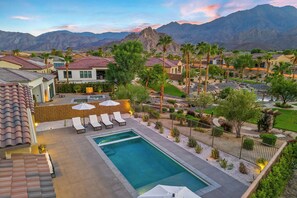 A heated pool - Luxurious home with mountain views in La Quinta, perfect for families. (La Quinta)