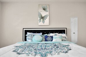 3 bedrooms, free WiFi, bed sheets - Modern Home - Centrally Located - Houston, TX (Houston)