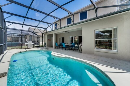 Luxurious 6-bedroom villa with private pool