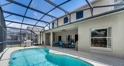 Luxurious 6-bedroom villa with private pool