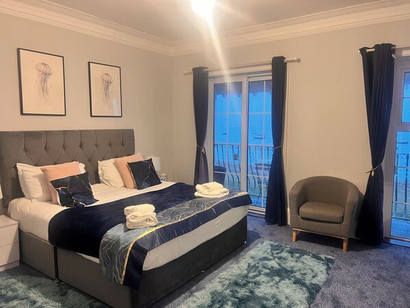 3 bedrooms, free WiFi, bed sheets - Seaside Escape. Cosy beachside retreat (Thorpe Bay)